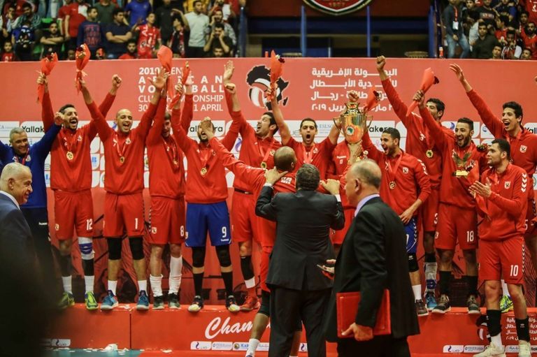 الأهلي بطل أفريقيا للمرة 14 في تاريخه طائرة الأهلي المصري