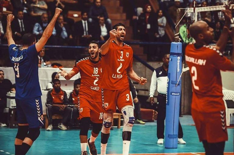 احتفال فريق طائرة الأهلي طائرة الأهلي المصري