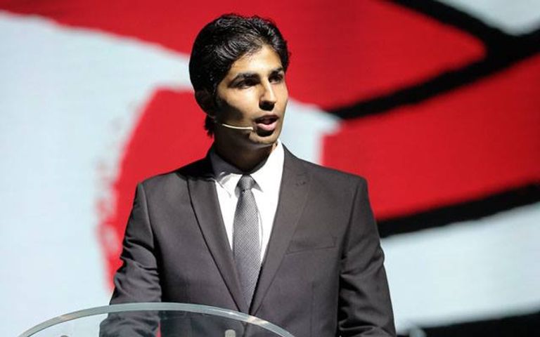 مهند مجدي عضو مجلس إدارة الأهلي المصري طائرة الأهلي المصري