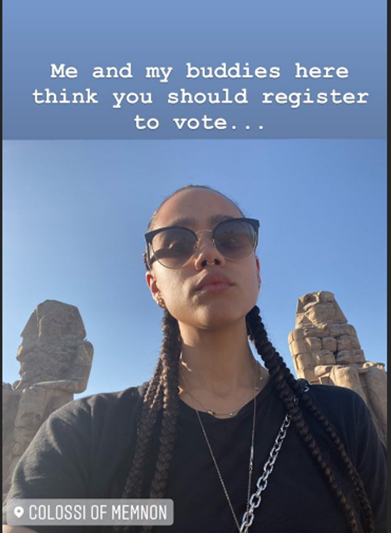 "ميساندي في مصر".. ناتالي إيمانويل بطلة "صراع العروش" تزور الأقصر