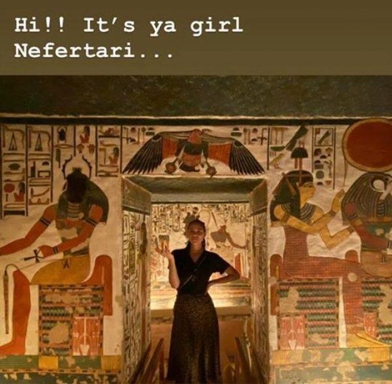 "ميساندي في مصر".. ناتالي إيمانويل بطلة "صراع العروش" تزور الأقصر