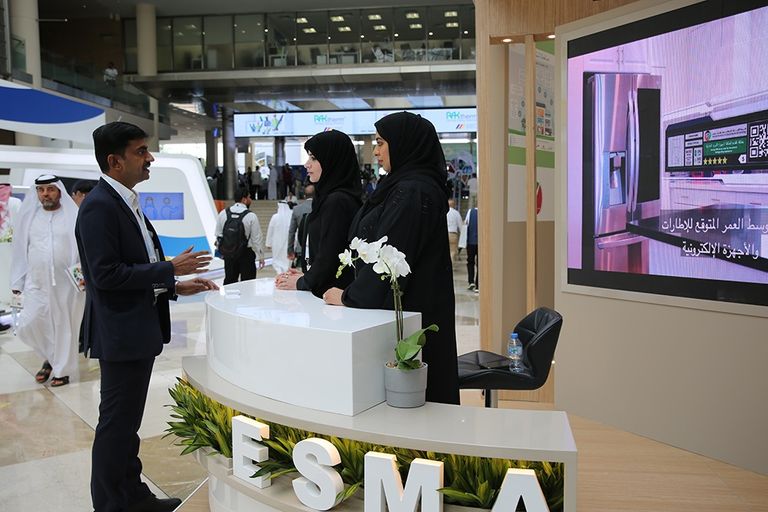 جناح "مواصفات" الإماراتية بمعرض الخمس الكبار لمواد البناء بدبي