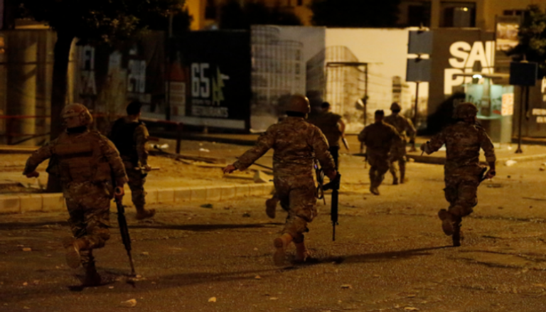 قوات الأمن اللبنانية خلال محاولة فض اشتباكات سابقة