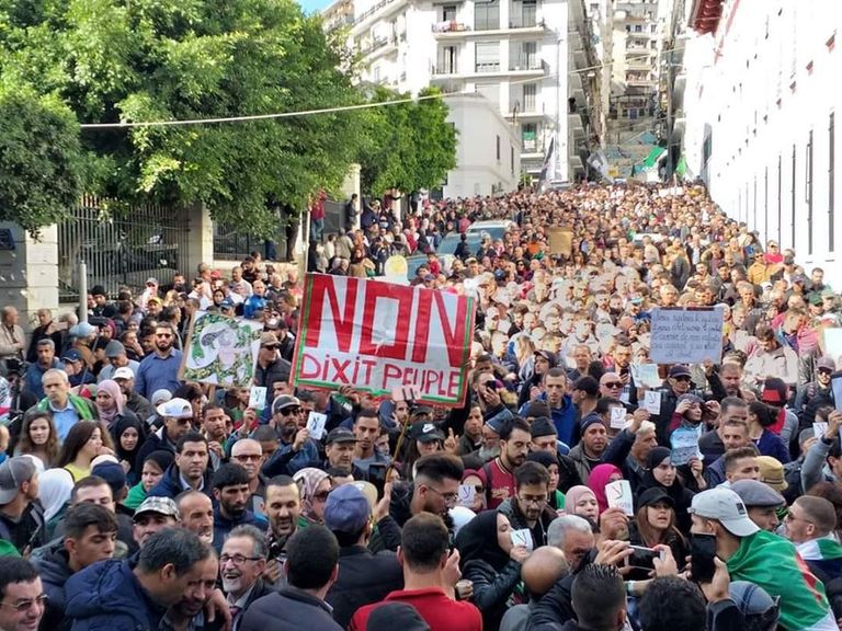 مظاهرة للطلبة في الجزائر العاصمة ضد إجراء انتخابات الرئاسة