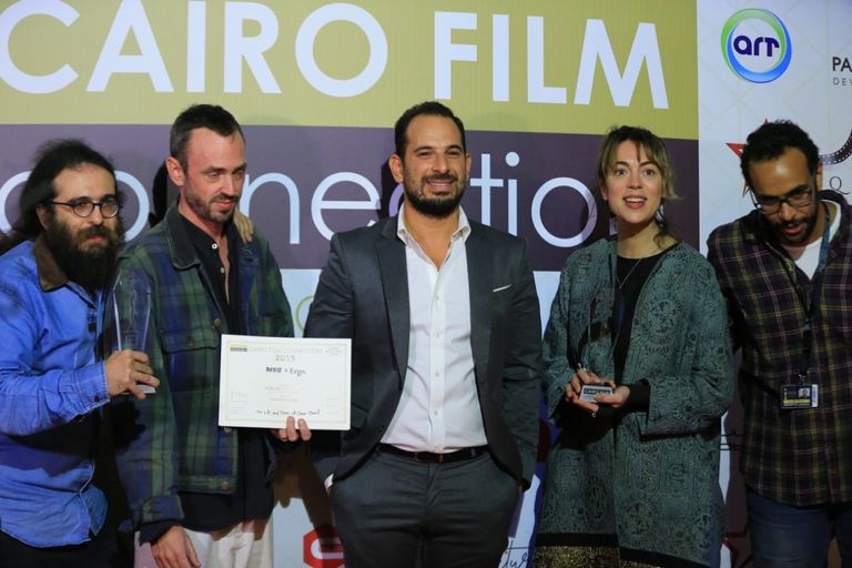 أحد الفائزين بجوائز الملتقى