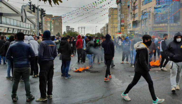 احتجاجات بسبب غلاء سعر البنزين في إيران - أرشيفية