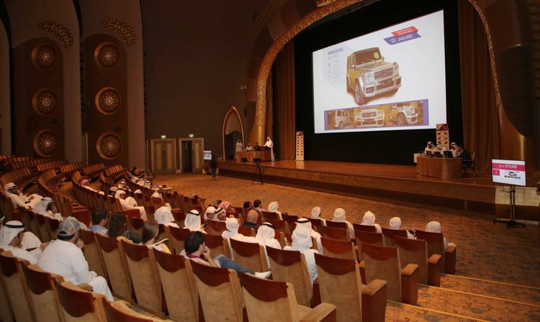 إقبال كبير على مزاد أبوظبي الأول للسيارات