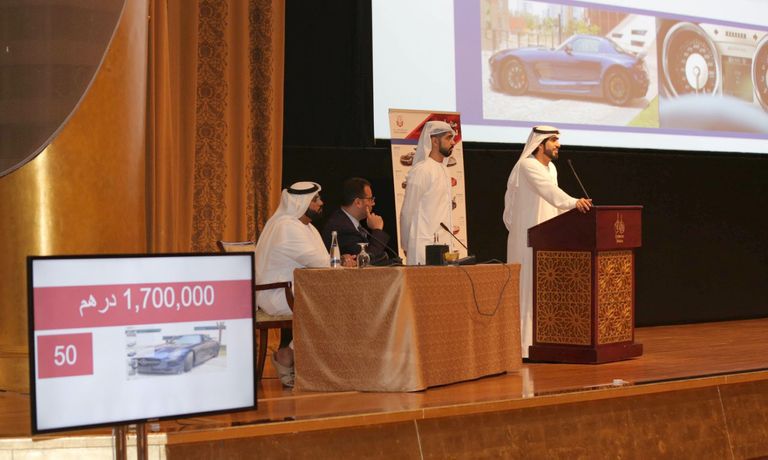 إقبال كبير على مزاد أبوظبي الأول للسيارات