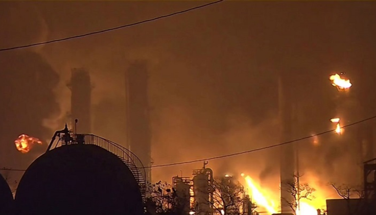 حريق مصنع البتروكيماويات في تكساس مستمر لليوم الثاني
