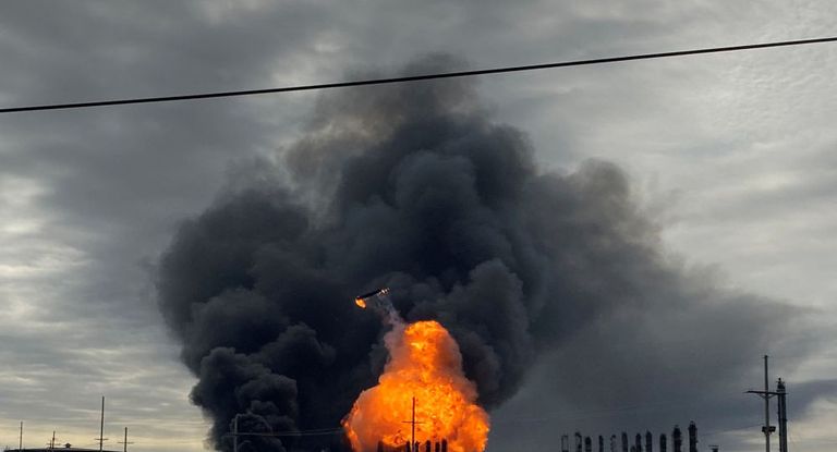 حريق مصنع البتروكيماويات في تكساس مستمر لليوم الثاني