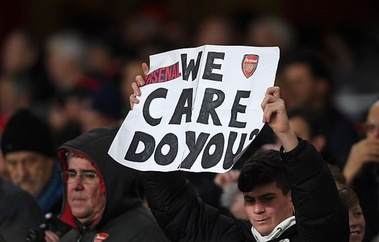 جماهير ملعب الإمارات