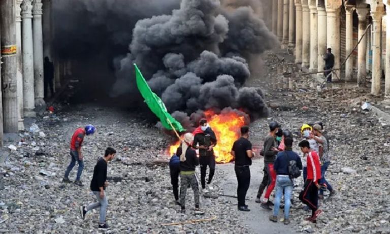 تصاعد عنف الاحتجاجات العراقية مع استخدام الأمن الرصاص