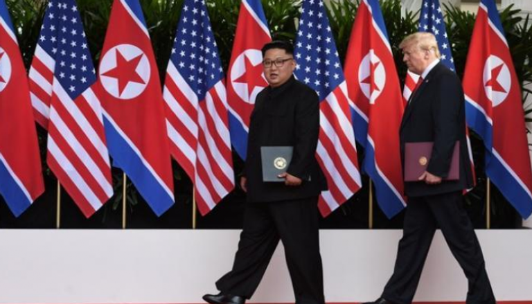رئيسا كوريا الشمالية والولايات المتحدة خلال قمتهما التاريخية- أرشيفية