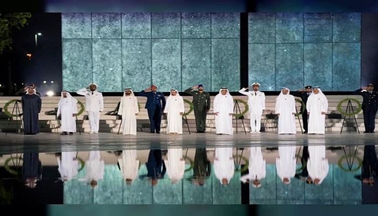 الشيخ محمد بن راشد والشيخ محمد بن زايد وحكام الإمارات في فعالية يوم الشهيد