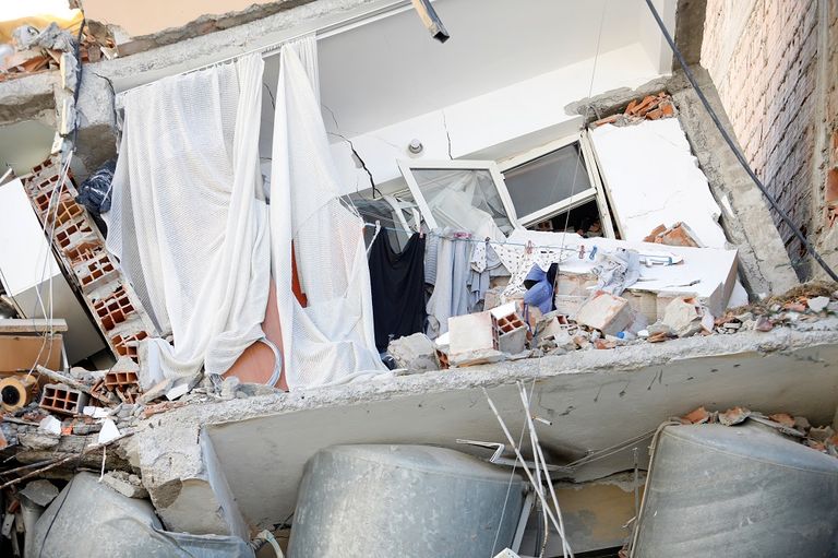 زلزال ألبانيا يقتل 50 شخصا