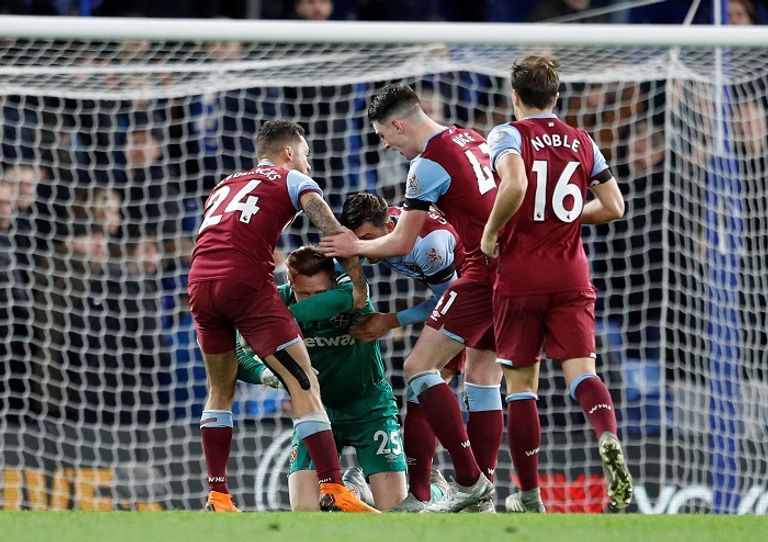 ديفيد مارتين مع لاعبي وست هام