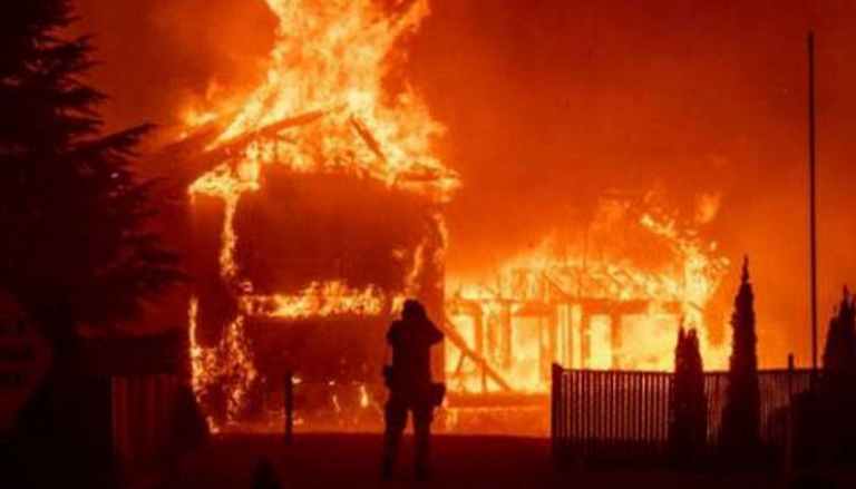 فرق الإطفاء أخمدت الحريق الذي شب في منزل داخل مزرعة - أرشيفية