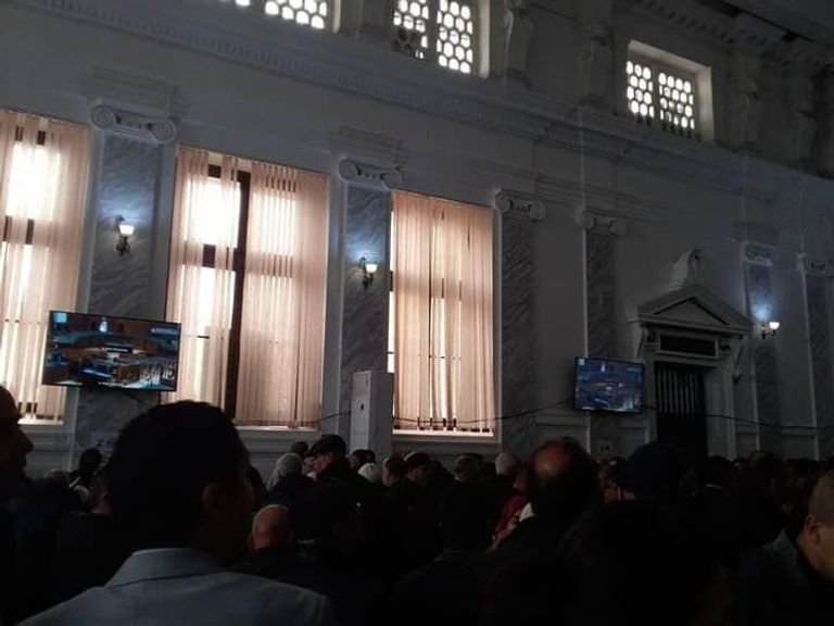 حضور شعبي كبير داخل المحكمة