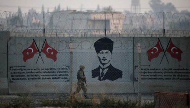 قاعدة عسكرية تركية على الحدود السورية - التركية
