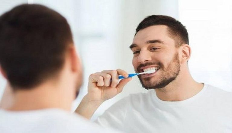 غسل الأسنان بالفرشاة يقلل خطر الإصابة بالرجفان الأذيني وفشل القلب