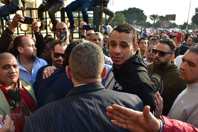 لحظة وصول جثمان شعبان عبدالرحيم