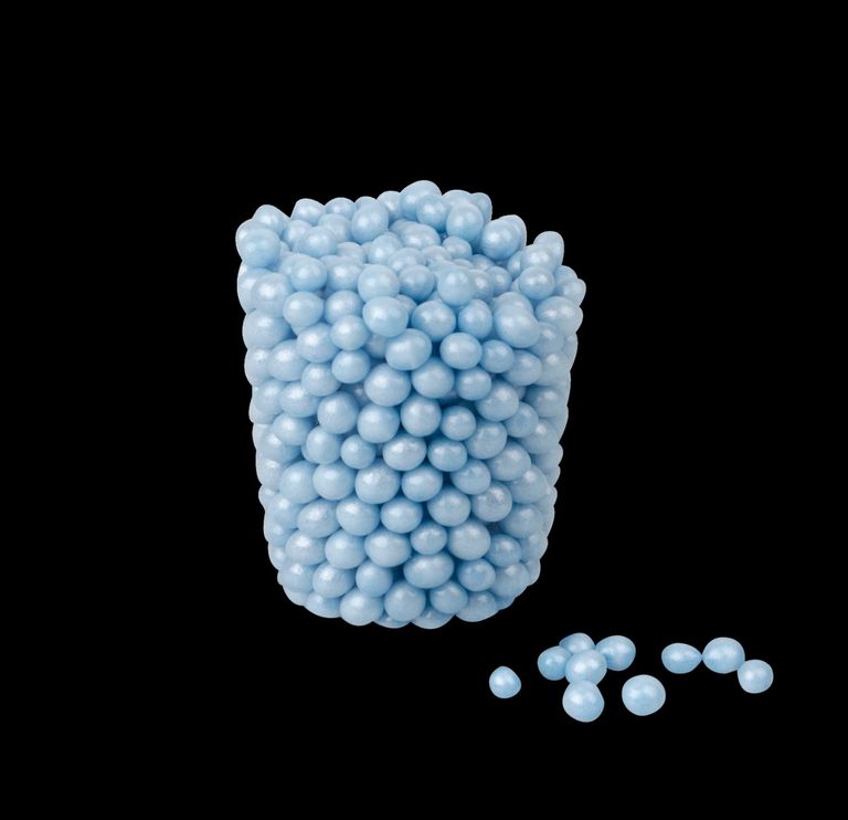 المنزل الفاخر مصنوع من زجاجات البلاستيك