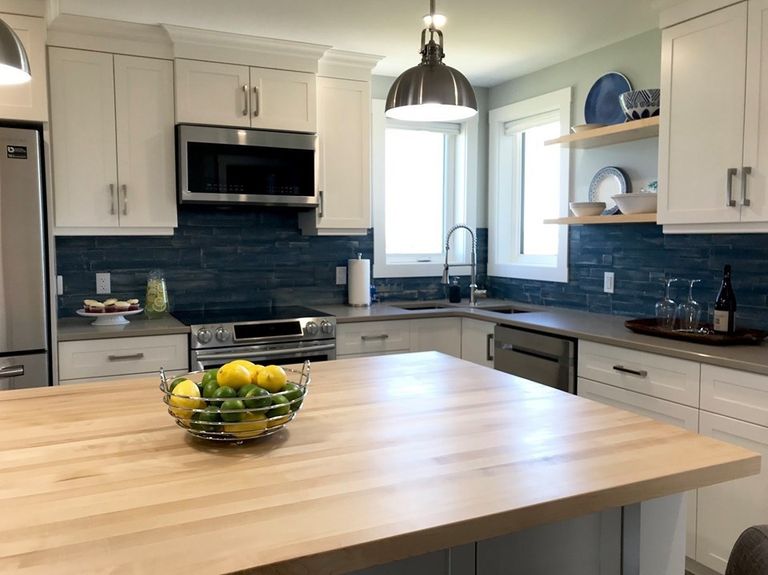 المنزل الفاخر مصنوع من زجاجات البلاستيك