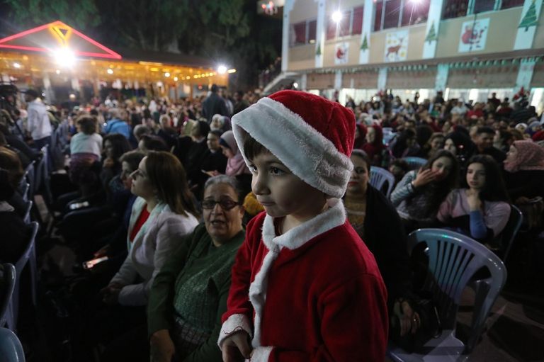 جانب من الاحتفال بإضاءة شجرة الميلاد في غزة