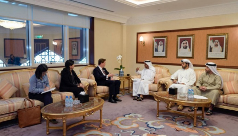 جانب من لقاءات وفد البنك الآسيوي للاستثمار في الإمارات