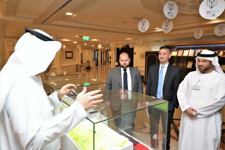 جانب من لقاء مسؤولي اقتصادية الشارقة والوفد الأمريكي