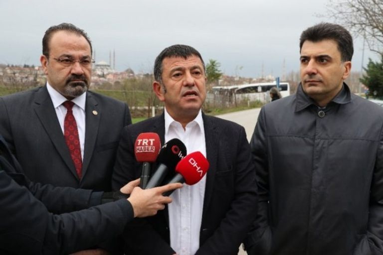 الوفد الذي التقى دميرتاش