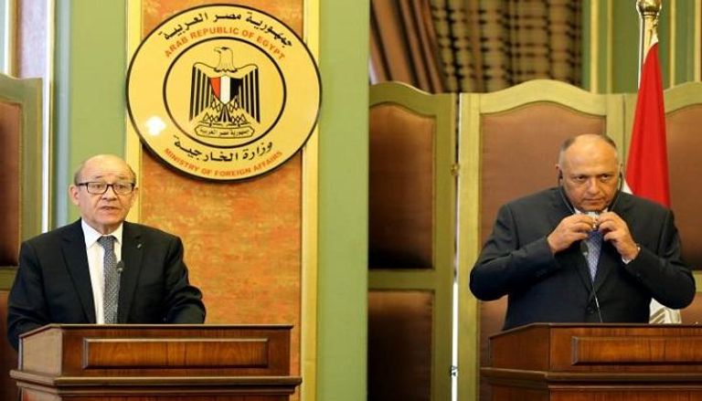 وزير الخارجية المصري خلال لقاء سابق مع نظيره الفرنسي