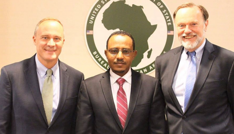 وزير دفاع إثيوبيا ومساعد وزير خارجية أمريكا وسفير واشنطن بأديس أبابا
