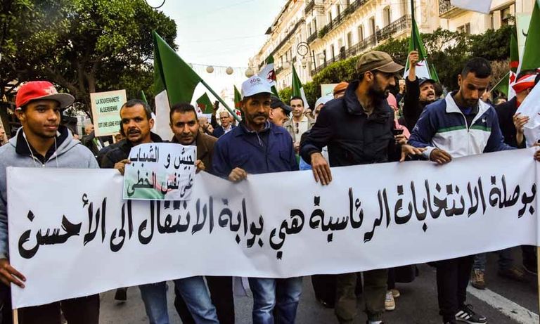 مظاهرة مؤيدة للانتخابات في الجزائر