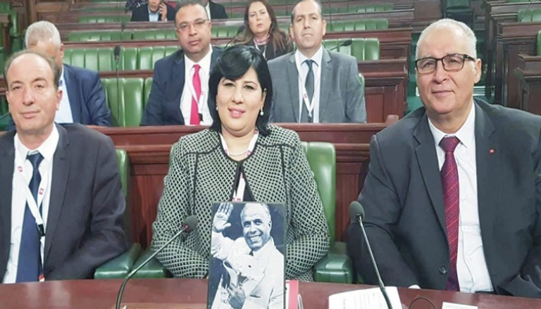 اعتصام النائبة التونسية عبير موسى بمجلس النواب