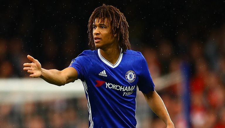 ناثان أكي لاعب بورنموث الإنجليزي 