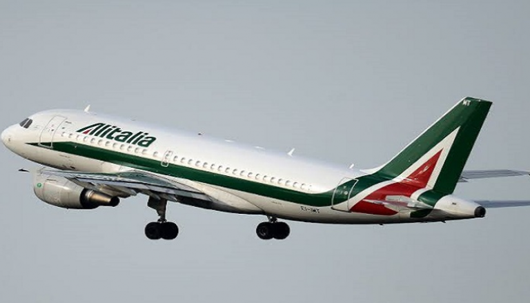 طائرة تابعة لشركة الخطوط الجوية الإيطالية 