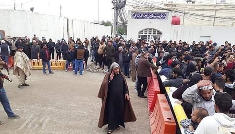 أنصار الصدر يتوعدون برد قاس على استهداف مقره