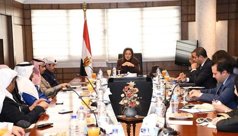 جانب من لقاء الوزيرة المصرية  مع الوفد السعودي