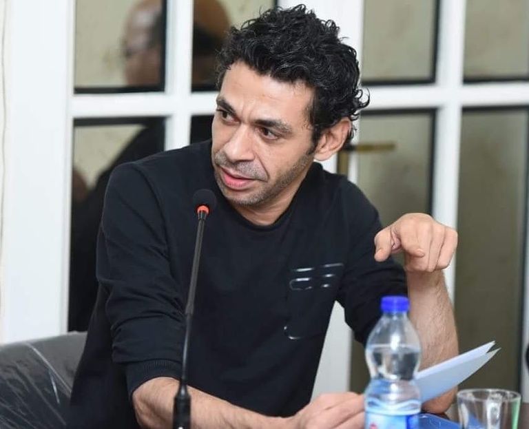 طارق إمام - كاتب نادي القراءة في مكتبة القاهرة يجذب شرائح عمرية مختلفة - أرشيفية