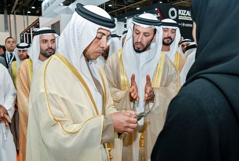 منصور بن زايد يفتتح "سيال الشرق الأوسط 2019"