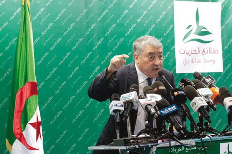علي بن فليس المرشح لانتخابات الرئاسة الجزائرية المحكمة التي أصدرت الحكم القضائي ضد المتهم بالتجسس