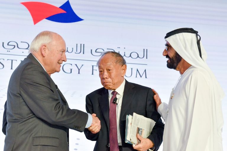 الشيخ محمد بن راشد آل مكتوم والشيخ سيف بن زايد آل نهيان