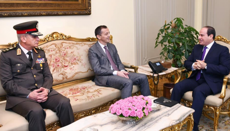 الرئيس المصري عبدالفتاح السيسي ووزير دفاع الجبل الأسود 