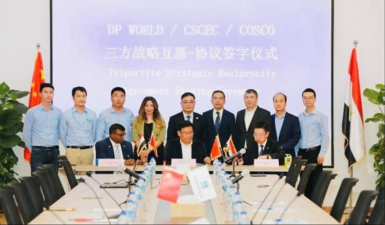 جانب من التوقيع موانئ دبي تنتهي من توسعة ميناء السخنة في 2020