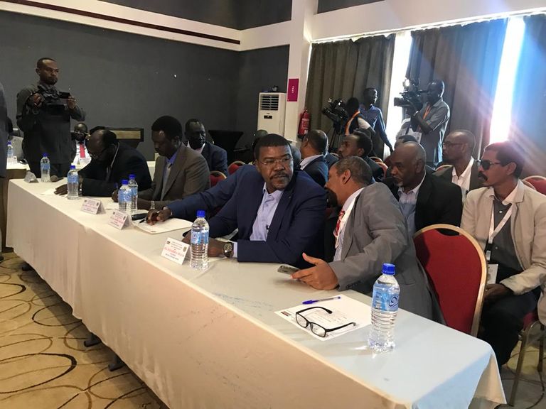 جانب من جلسات التفاوض