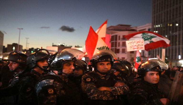 مظاهرات غير مسبوقة في لبنان على خلفية مطالب معيشية- أ ف ب