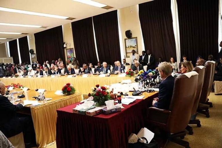 حمدوك خلال مؤتمر