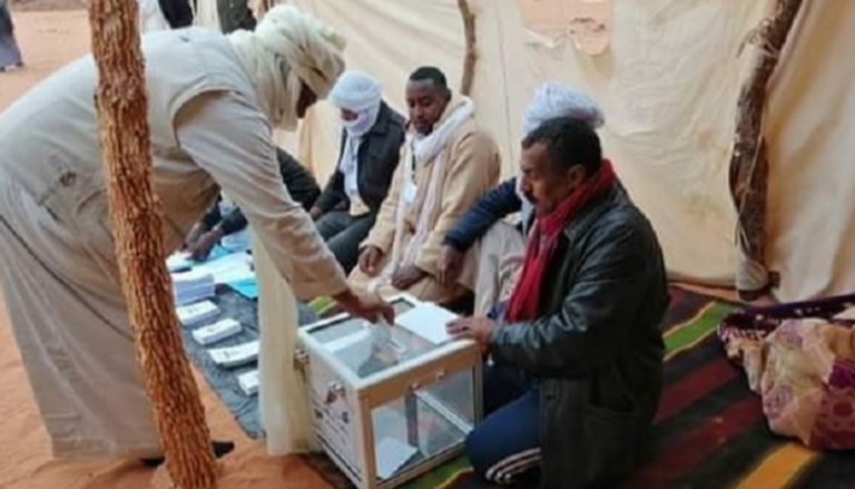 البدو الرحل يصوتون في انتخابات الرئاسة بالجزائر