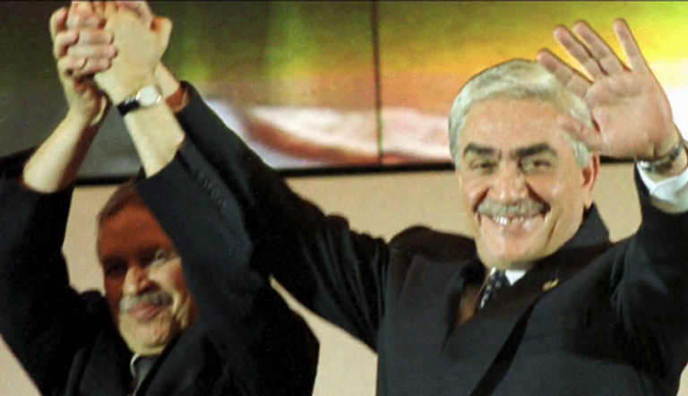 الرئيسان الجزائريان السابقين اليامين زروال وعبد العزيز بوتفليقة 7 معلومات عن خصوصية الانتخابات الرئاسية بالجزائر